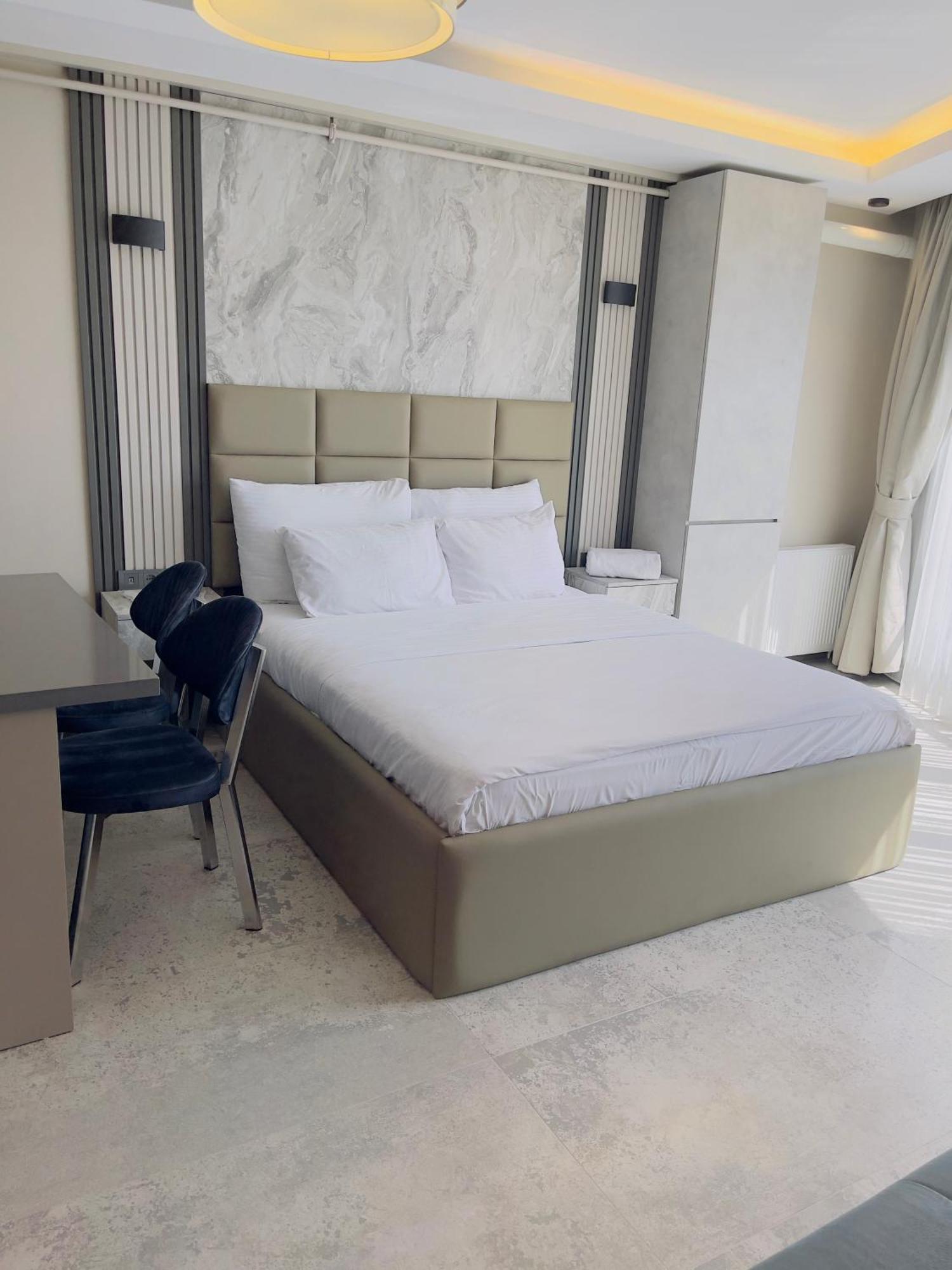 Aymira Suite Hotel Istanbul Bagian luar foto
